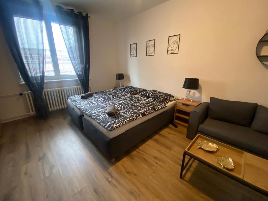 Cerna Ruze - Apartman 4 Pilsen Exterior photo