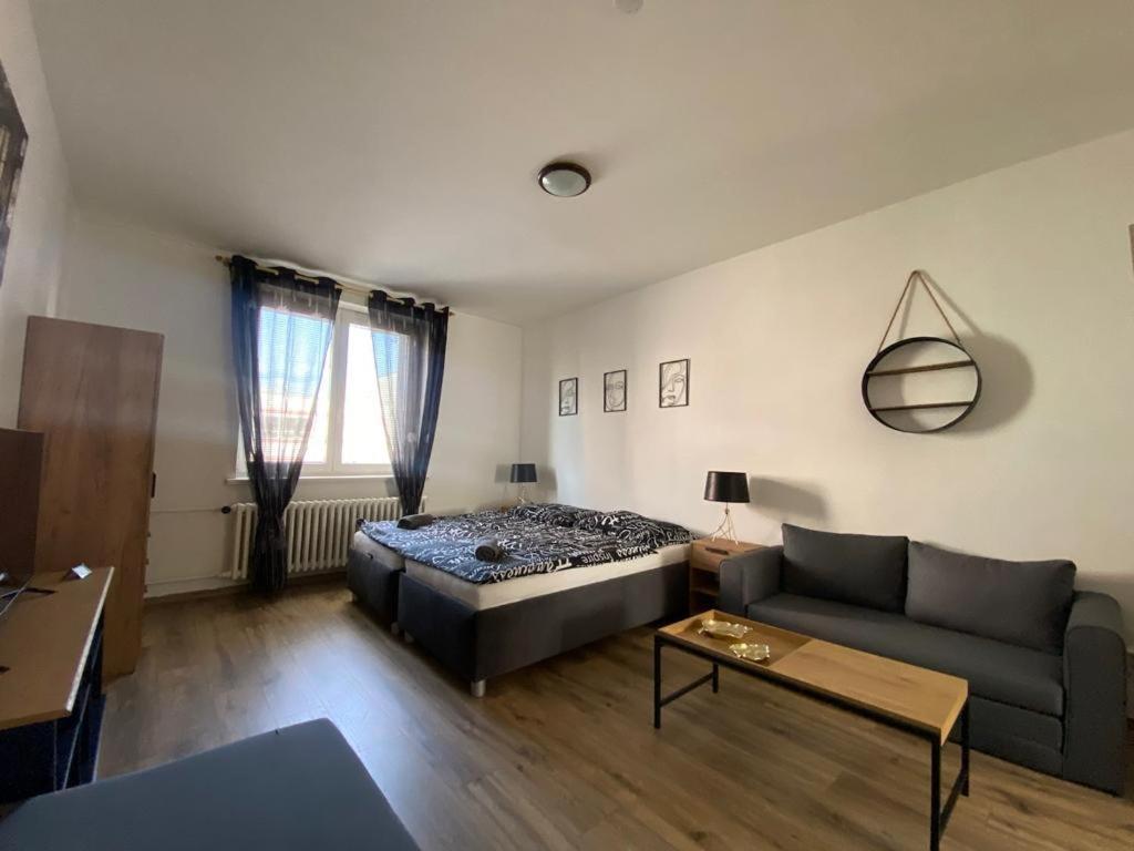 Cerna Ruze - Apartman 4 Pilsen Exterior photo
