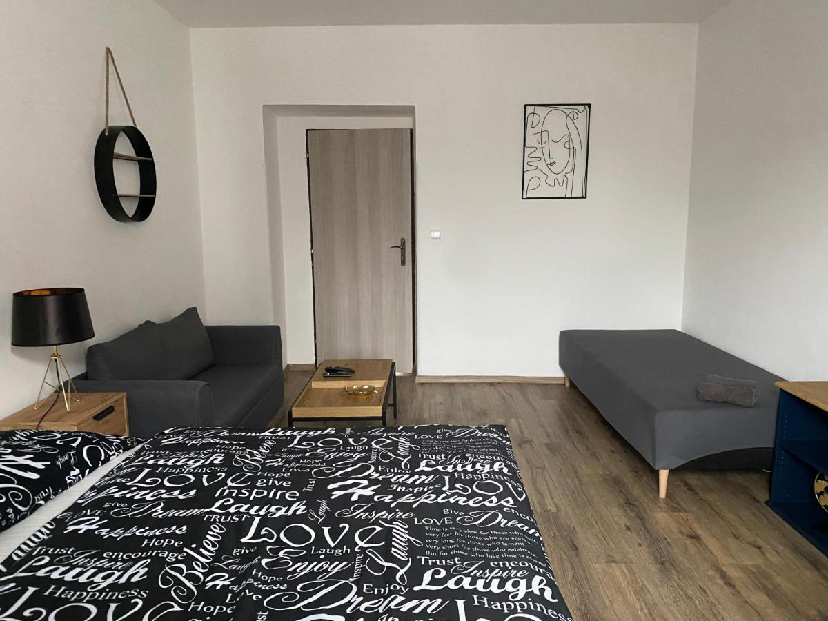Cerna Ruze - Apartman 4 Pilsen Exterior photo